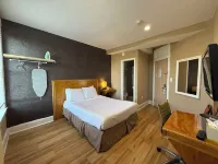 The Baron Hotel Hotels near Georgetown Park