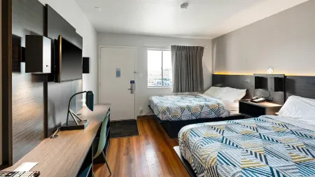 Motel 6 Kalispell, MT Отели в г. Калиспелл