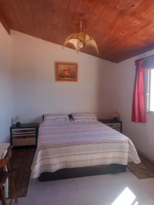 Quiet cottage in the middle of an orchard Hotels in Abona