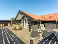"Skyler" - 1km from the Sea - parking