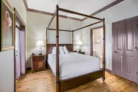 Water Street Hotel & Marina, Ascend Hotel Collection - Parkplatz