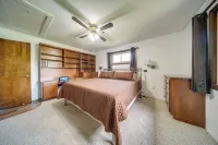 Group-Friendly Lake Erie Getaway w/ Private Yard - Beach
