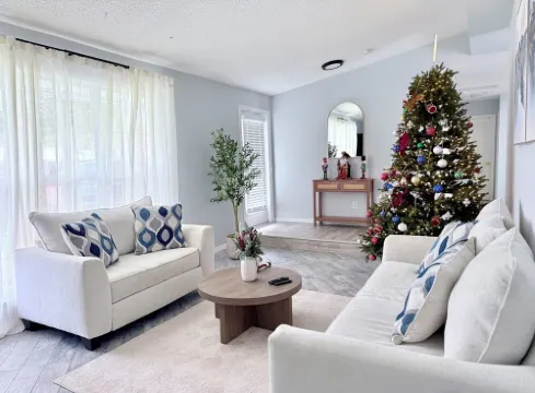 Family Home with Heated Pool in a Quiet Area