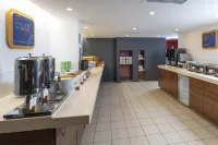 Holiday Inn Express MILTON KEYNES by IHG - breakfast