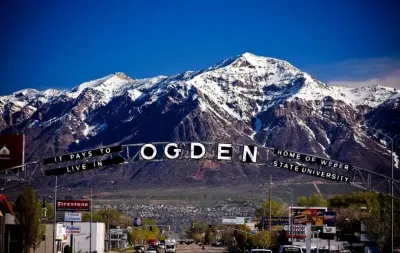 Beautiful Newly Renovated Basement Apartment Hotels in 