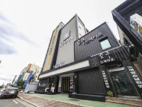 Gumi Wonpyeong-Dong Hotel Khan Отели рядом с достопримечательностью «Парк развлечений Geumo Land»