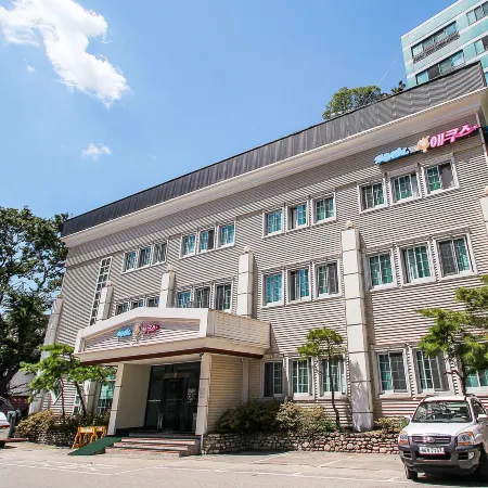 Paju Geumchon Equus Отели рядом с достопримечательностью «Стадион Пхаджу»