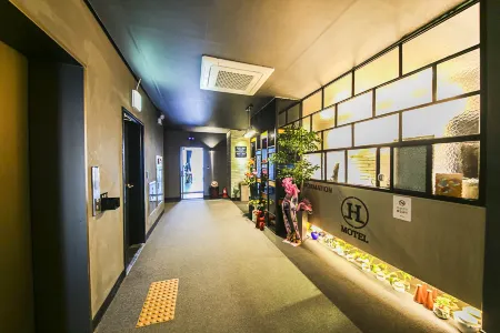 銀城市忠北站新都市H汽車旅館