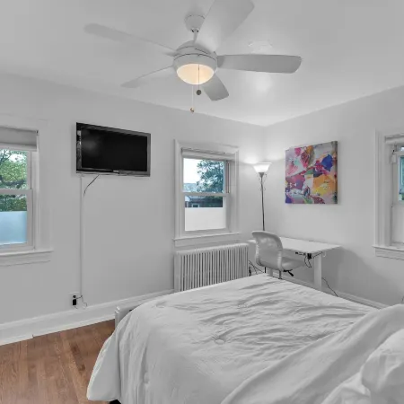 Cozy Getaway Quiet Neighborhood Near Dt 2 Bedroom Townhouse