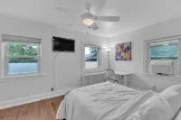 Cozy Getaway Quiet Neighborhood Near Dt 2 Bedroom Townhouse