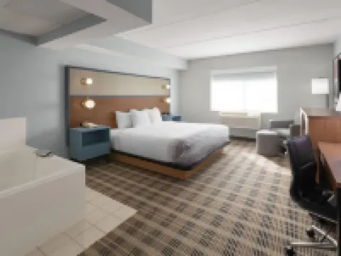 AmericInn by Wyndham Douglas/Saugatuck Hotels in Douglas