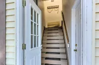 Cozy Delafield Apartment - Walk to Lake! - Homestays