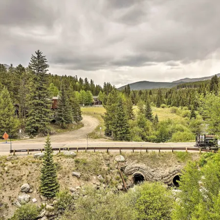 Walk to Ski Lift: Breckenridge Retreat w/ 2 Decks!