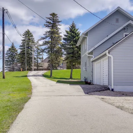 Pet Friendly w/ Grill, Firepit, Games: Near Beach
