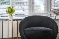 Mount Park Rd Flat Hotels in Ruislip