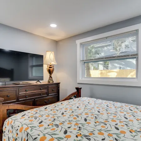 Walk to Restaurants: Home w/ Yard in Safety Harbor