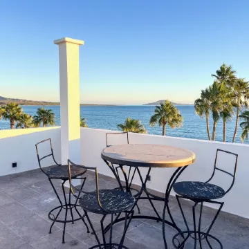 BAJA MIA SUITES AND TOURS