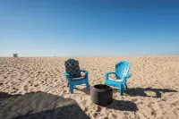 NEW!   Beach Front Coastal Living - شاطئ