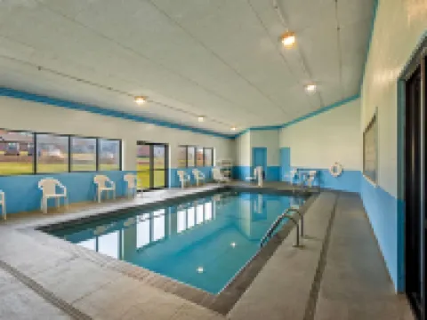 Days Inn & Suites by Wyndham des Moines Airport Hotels in Des Moines