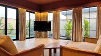 Finding Life House By Jumbo Holidayz - Kitchens