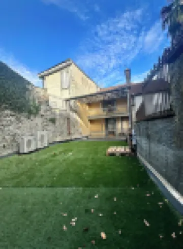 A l'ombre de la Tour