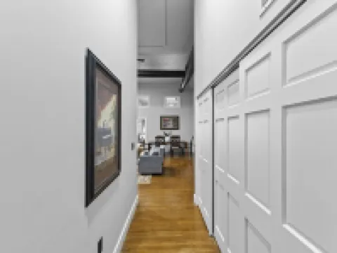 Luxury Downtown Apartment• Walk Everywhere • Fast WiFi • Sleeps 8 Hotéis em Delaware