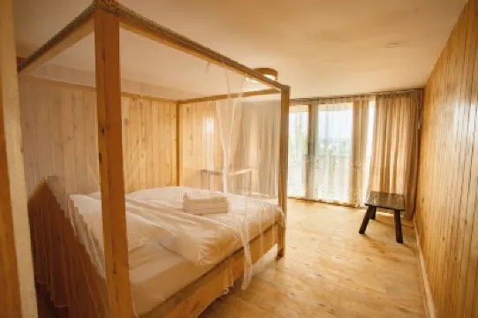 Eagle View Farm & Lake Retreat Hotels in 