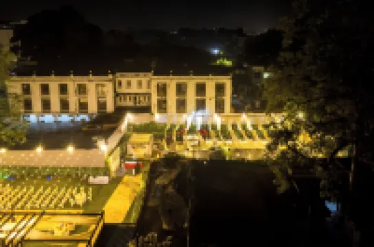 Gemini Continental, Hazratganj