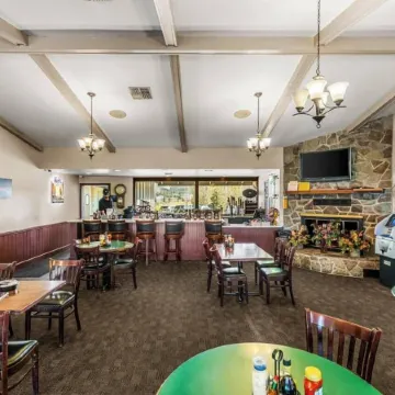 Lake Shastina Golf Resort