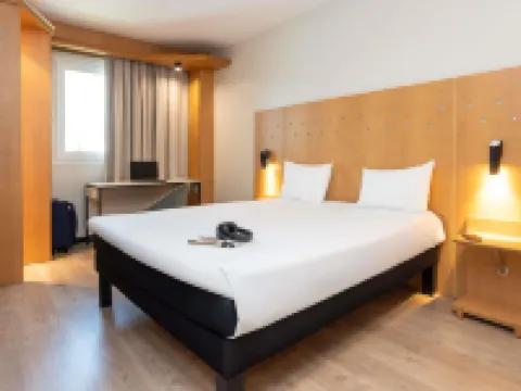 Ibis Madrid Alcala de Henares la Garena Hotels near Complejo El Olivar SL.
