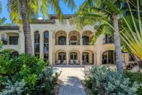 Luxury 7Br Waterfront Las Olas Isles Mansion with Pool & Dock.