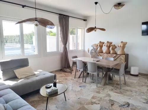Seafront apartment with private parking - Apartments