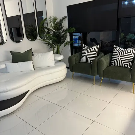 2 Bedroom Apartment Near Monte Casino