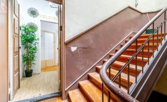 April Square Guesthouse by Lisbon with Sintra
