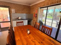 Christine Griffiths Units Hotel a Dubbo