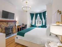 Hotel Charles-Alexandre Отели рядом с достопримечательностью «Большая Аллея»