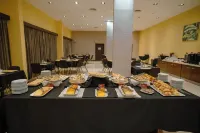 Grand Crucero Hotel - breakfast