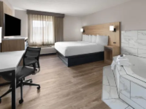 La Quinta Inn & Suites by Wyndham Mansfield Oh マンスフィールドのホテル