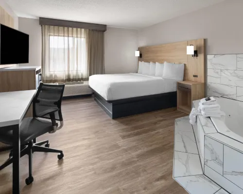La Quinta Inn & Suites by Wyndham Mansfield Oh Hotel di Mansfield