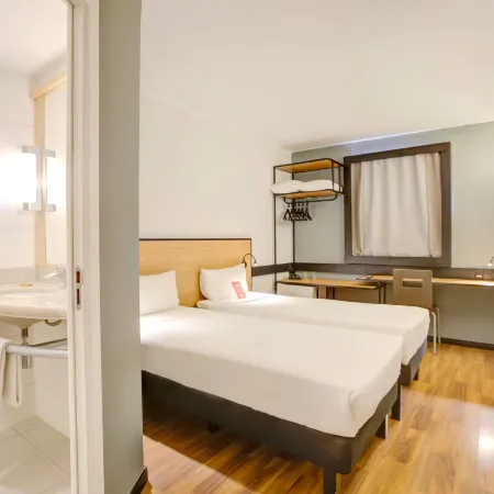 ibis Vitoria Praia de Camburi