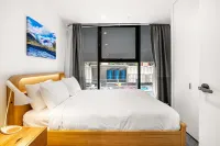 Modern Carlton Living Minutes to CBD - 4-Star