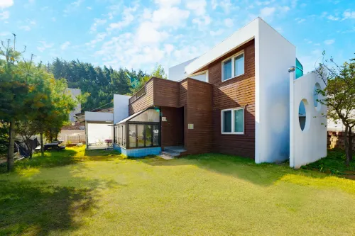 Daebudo Sunshine Kids Pool Villa - 4-Star