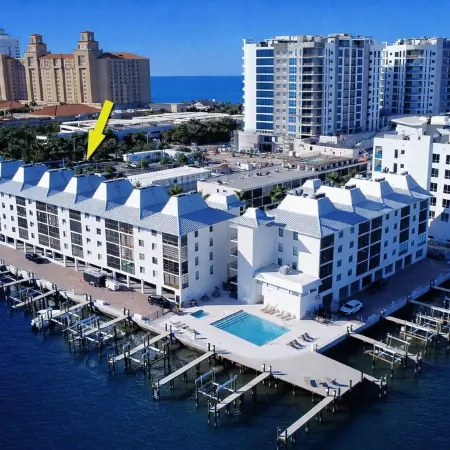 Vanderbilt Beach Condo, Bay Views, New Saltwater Pool, Walk to Beach