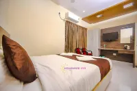 Udhayam Inn - parking