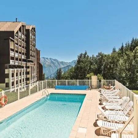 Studio in Alpe d'Huez with Pool & Sauna