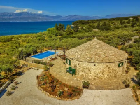 House Villa Getaway Hoteles en Mirca