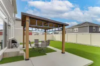 Modern Aurora Home 17 Mi to Downtown Denver!