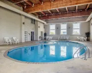 Comfort Inn & Suites Grafton-Cedarburg - Pools