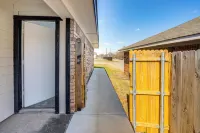 Explore the City w/ Ease! Quiet East Dallas Base
