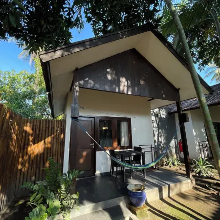 Oceans 5 Dive Resort